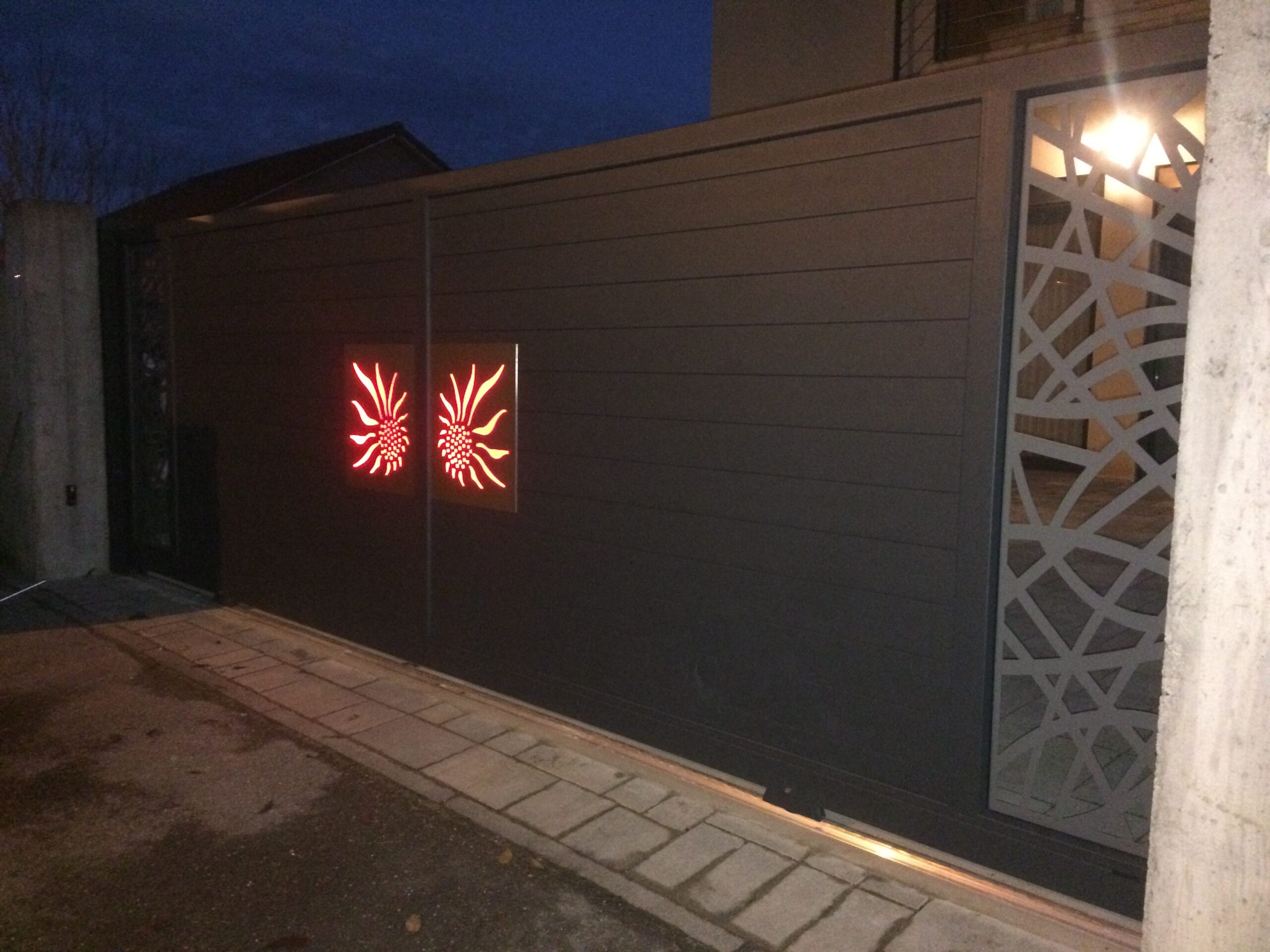 Night and Day - Soleil Design - Lasercut Courbes Pattern