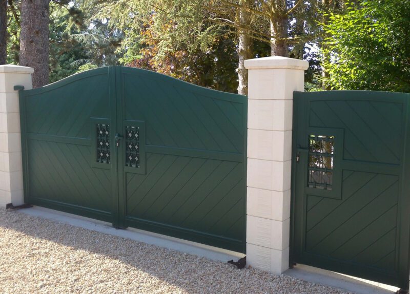 Traditional Gates | Horizal Aluminium Gates