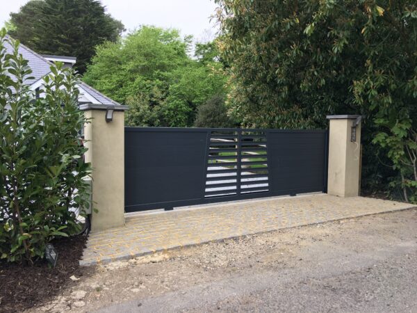 Aluminium Gates: Modern Driveway Gates & Fencing - Horizal