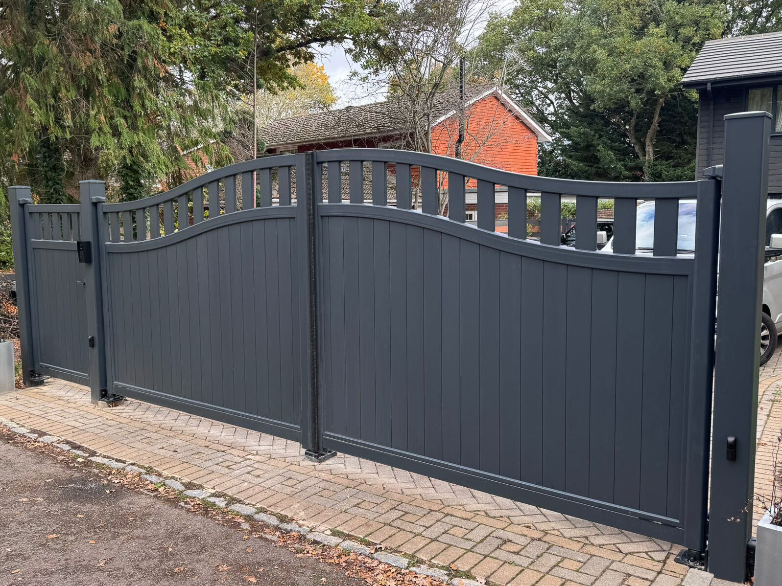 Aluminium Swing Gates - RAL 7016 - TOBAGO - Aluminium