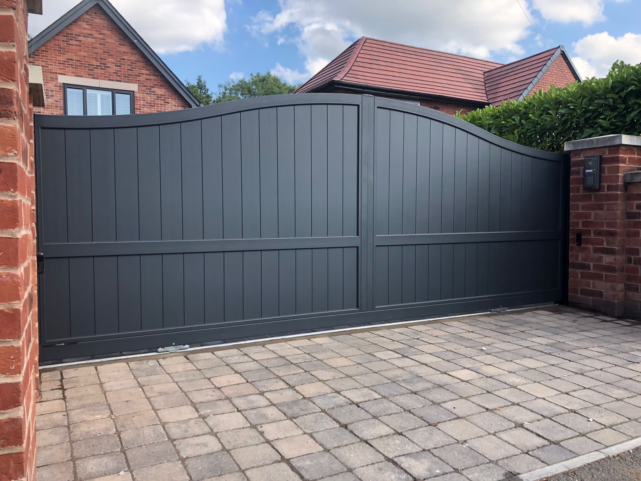 Arch Top Driveway Gate - Limnos - RAL 7016 - Anthracite Grey