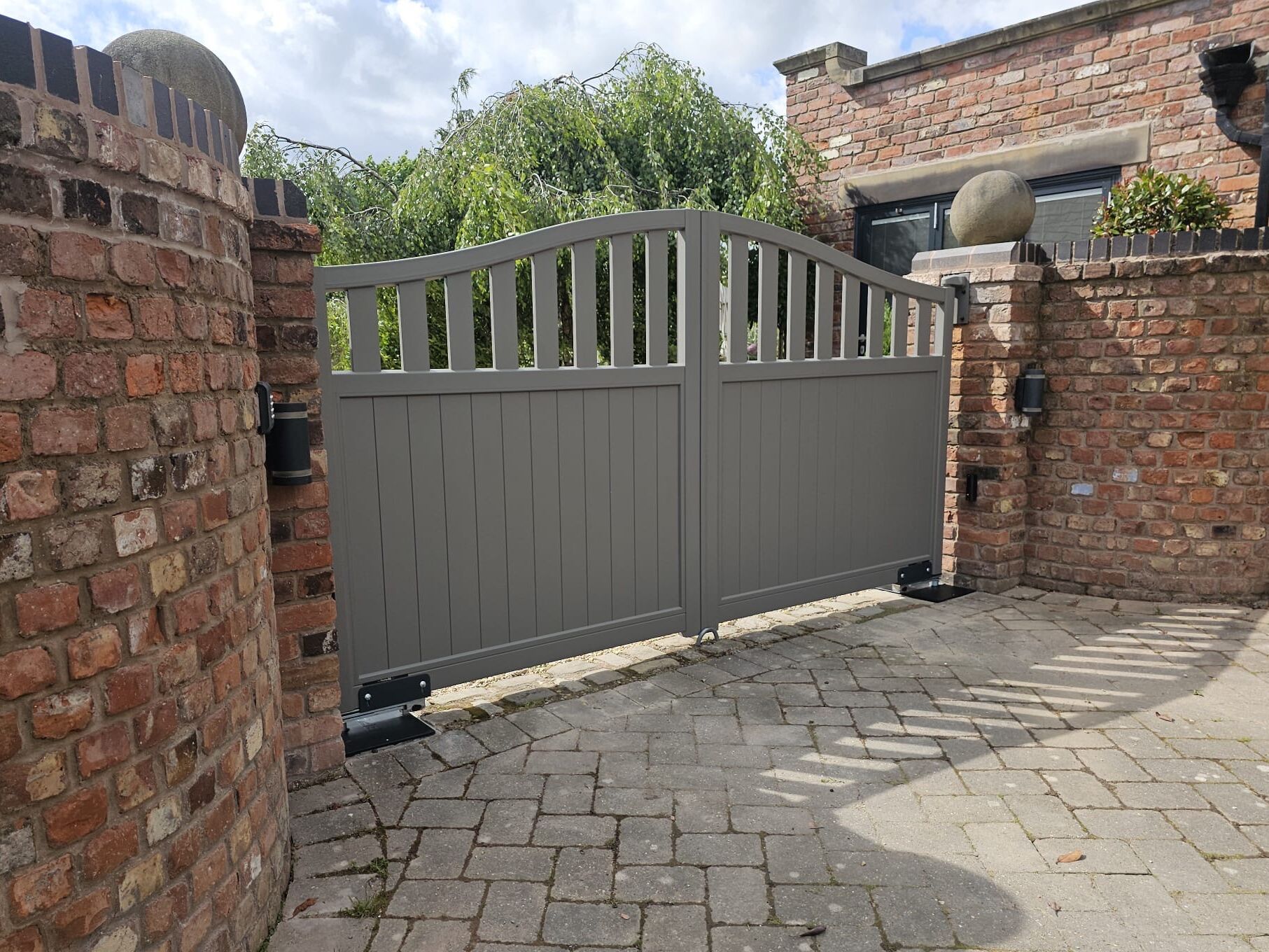 Rodrigues Aluminium Gates- RAL 7039 Quartz Grey