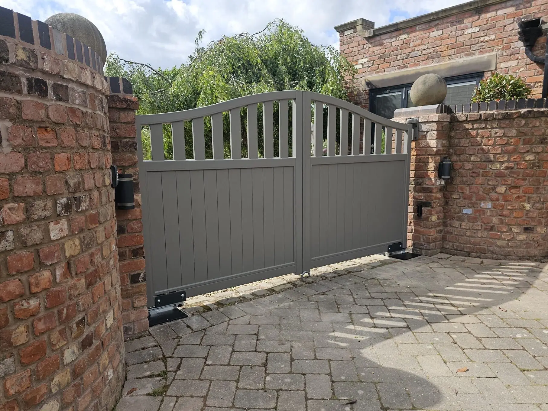 Rodrigues Aluminium Gates- RAL 7039 Quartz Grey